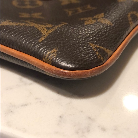 Discontinued Louis Vuitton Monogram Milla Pochette - Picture 5 of 16